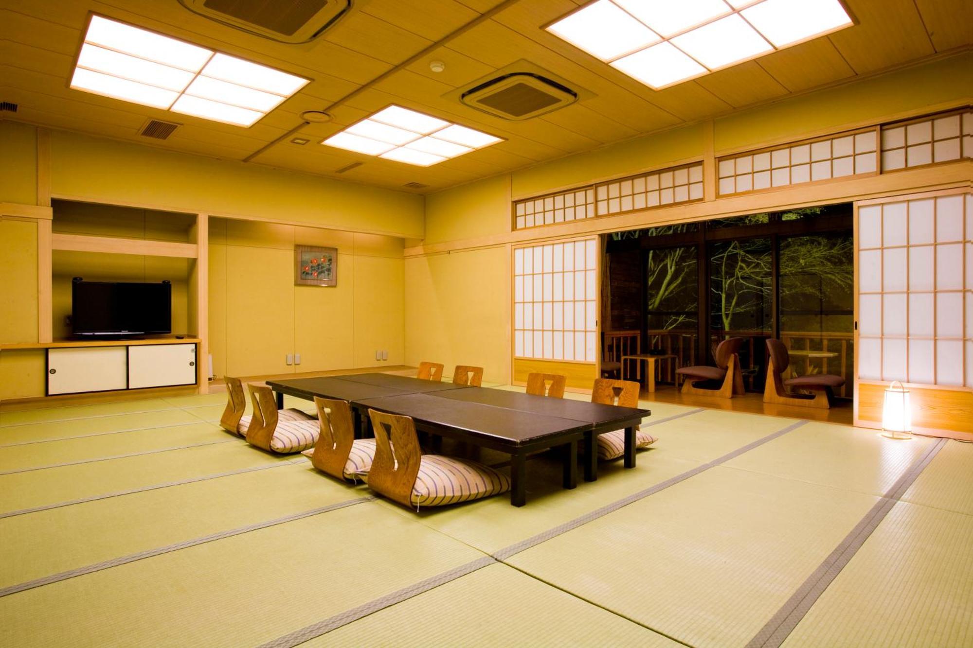 山荘 風の杜 Sanso Kazenomori Hotel Minoh Exterior photo