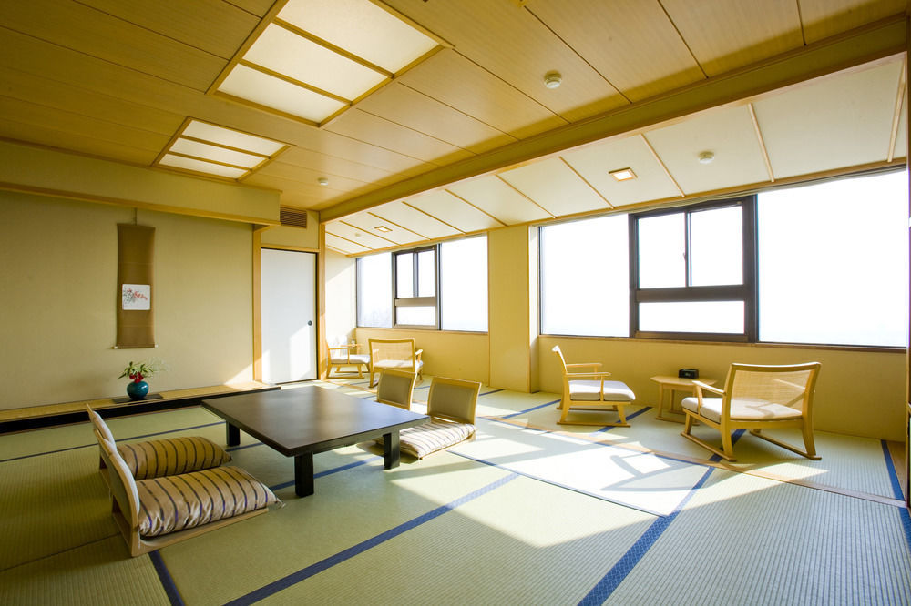 山荘 風の杜 Sanso Kazenomori Hotel Minoh Exterior photo